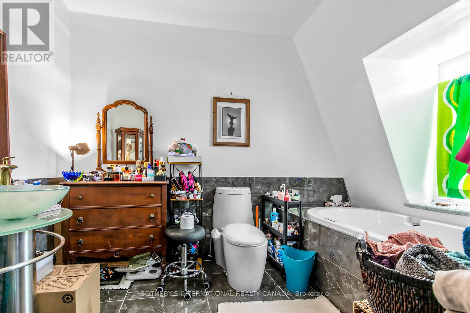 243 Gerrard Street E, Toronto, Ontario  M5A 2G1 - Photo 35 - C13003638