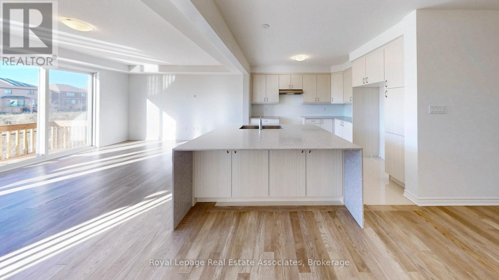 1531 Whitlock Avenue, Milton, Ontario  L9E 2J7 - Photo 17 - W13003348