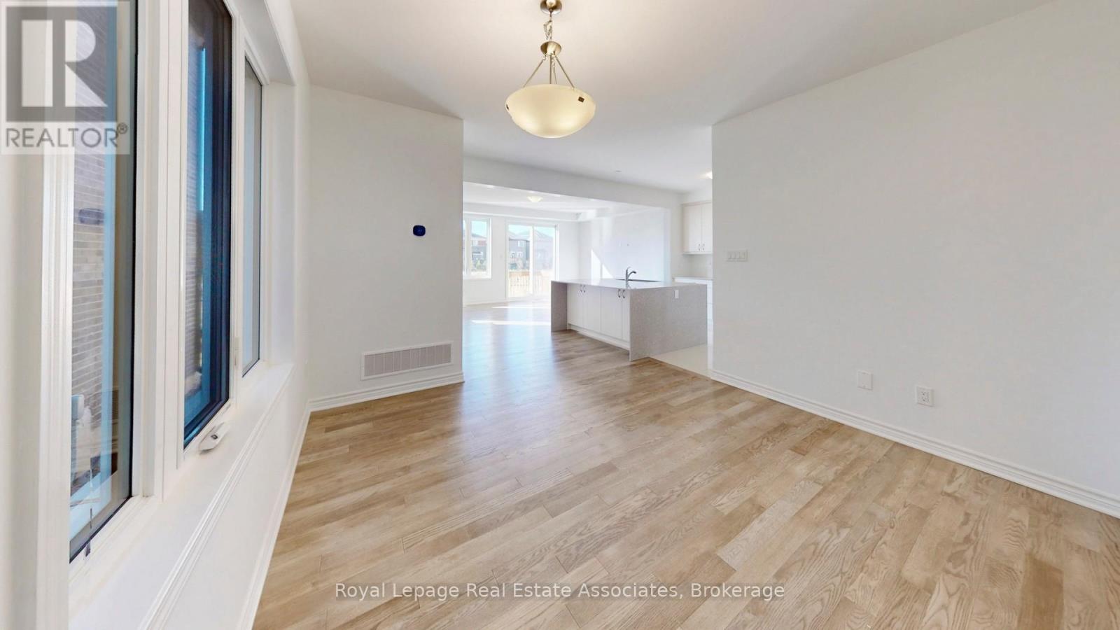 1531 Whitlock Avenue, Milton, Ontario  L9E 2J7 - Photo 11 - W13003348