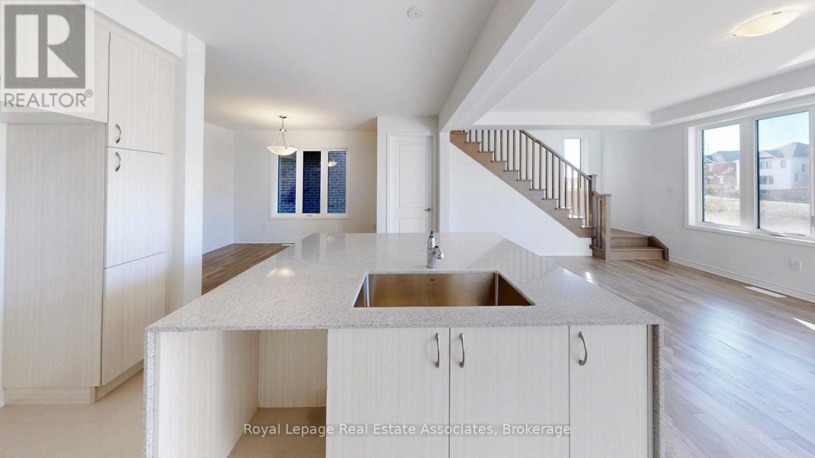 1531 Whitlock Avenue, Milton, Ontario  L9E 2J7 - Photo 18 - W13003348