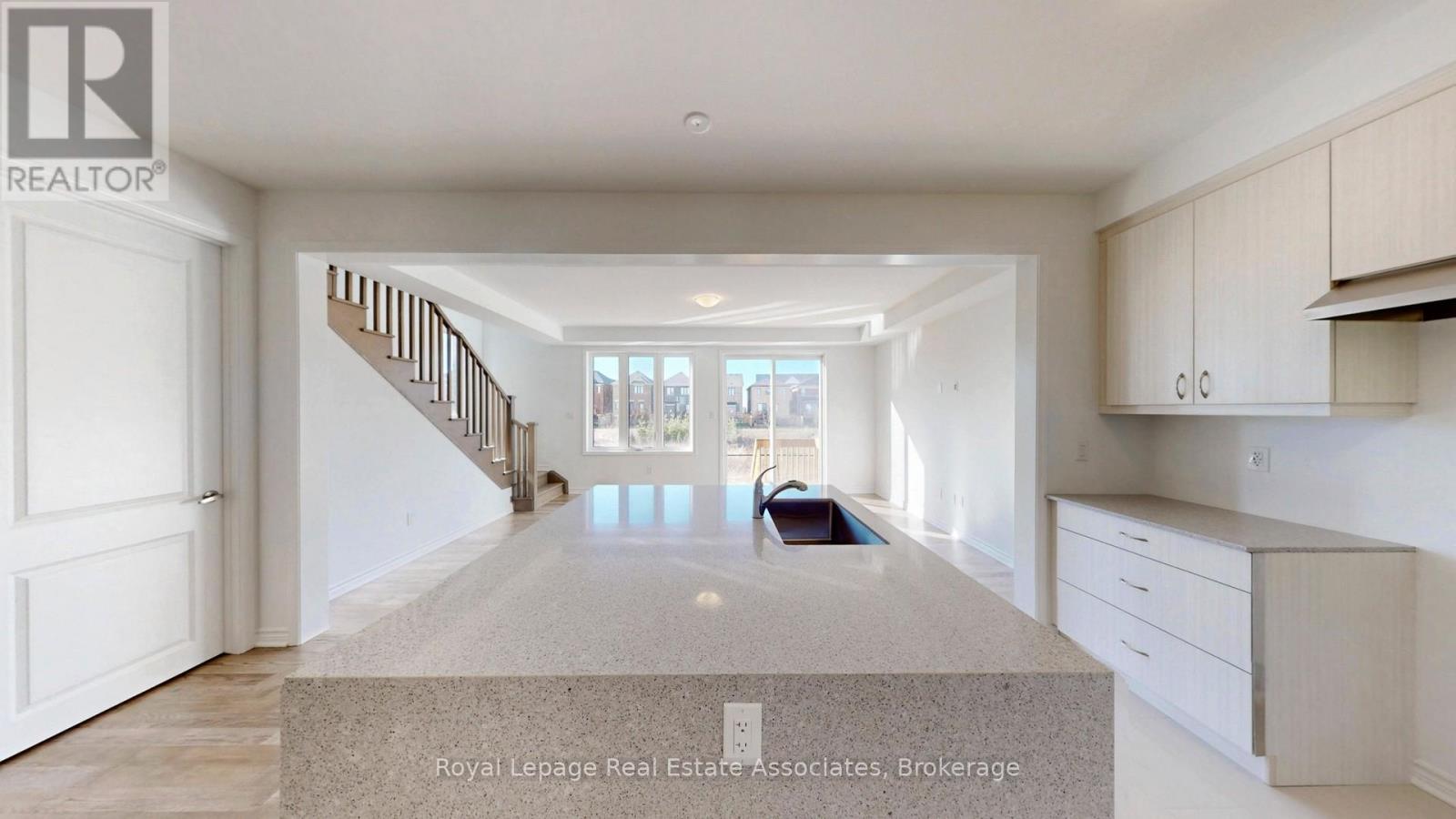 1531 Whitlock Avenue, Milton, Ontario  L9E 2J7 - Photo 19 - W13003348