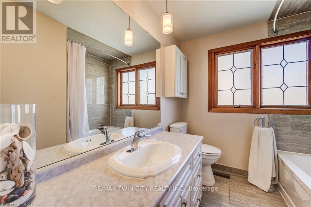 85 Burlington Drive, Kitchener, Ontario  N2B 1T4 - Photo 14 - X13003196