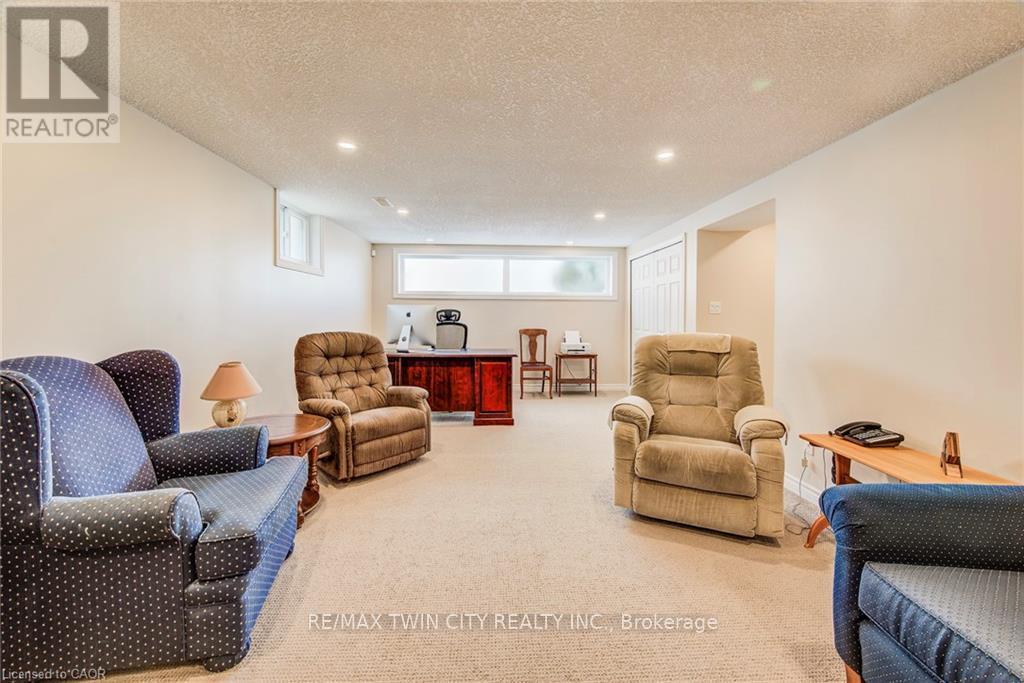 85 Burlington Drive, Kitchener, Ontario  N2B 1T4 - Photo 29 - X13003196