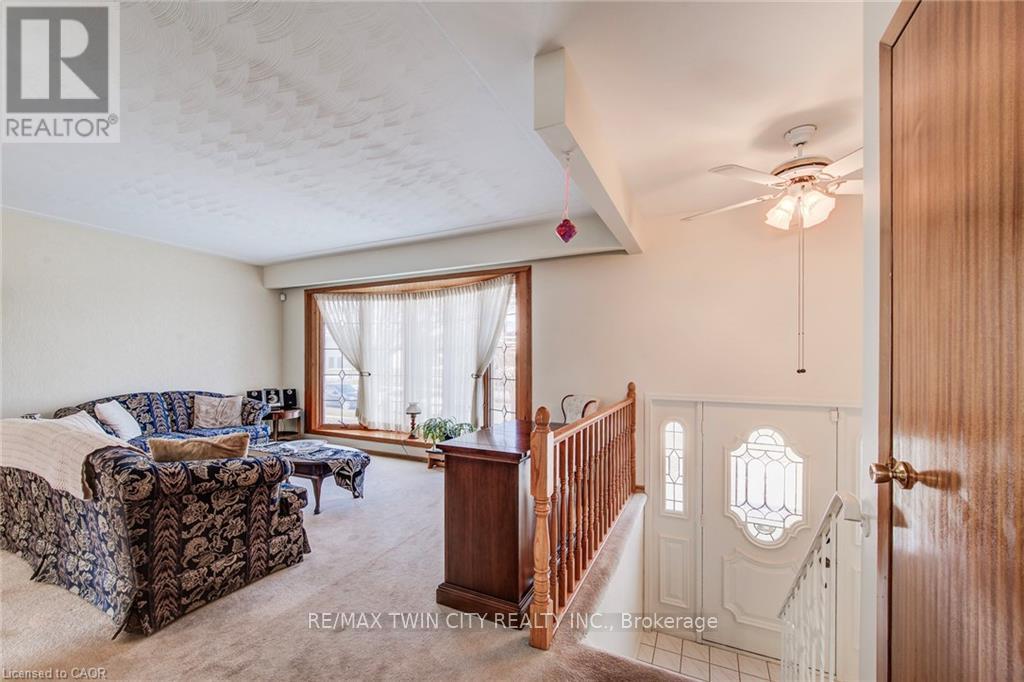 85 Burlington Drive, Kitchener, Ontario  N2B 1T4 - Photo 2 - X13003196