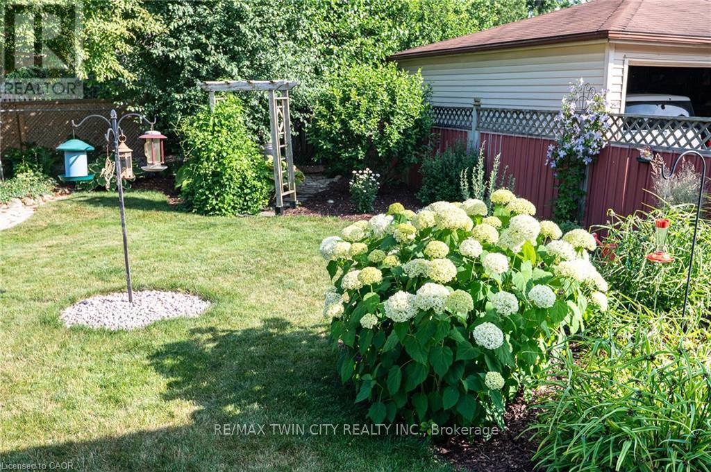 85 Burlington Drive, Kitchener, Ontario  N2B 1T4 - Photo 36 - X13003196