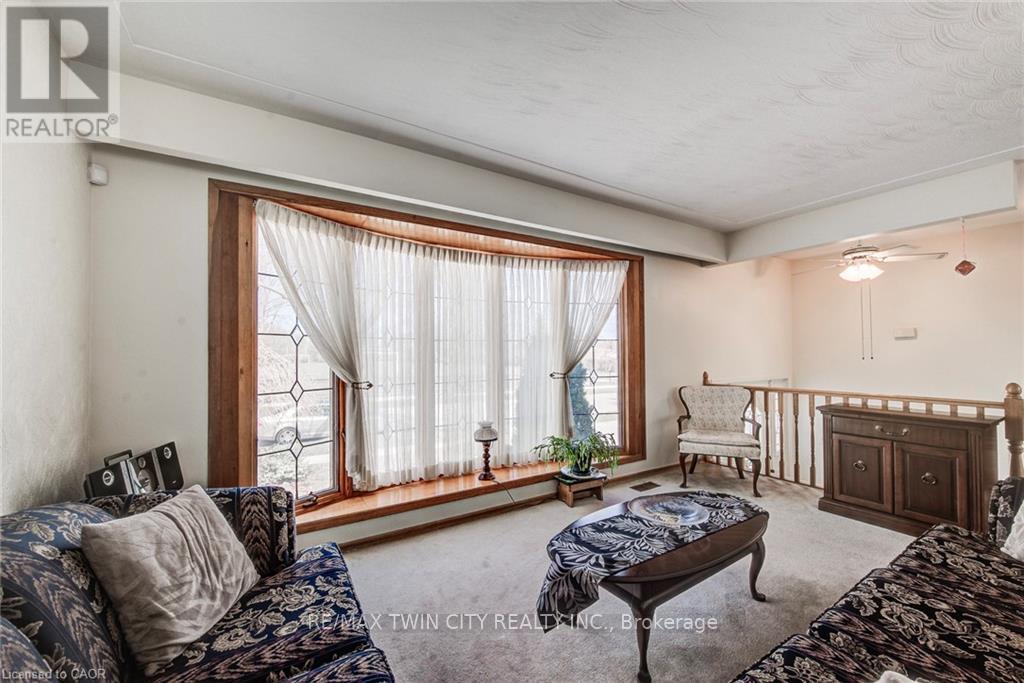 85 Burlington Drive, Kitchener, Ontario  N2B 1T4 - Photo 4 - X13003196