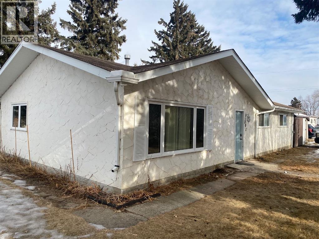 202 James Street, Bittern Lake, Alberta  T0C 0L0 - Photo 2 - A2286026