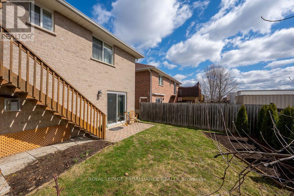 5 Simcoe Drive, Belleville, Ontario  K8N 0N7 - Photo 3 - X13003752