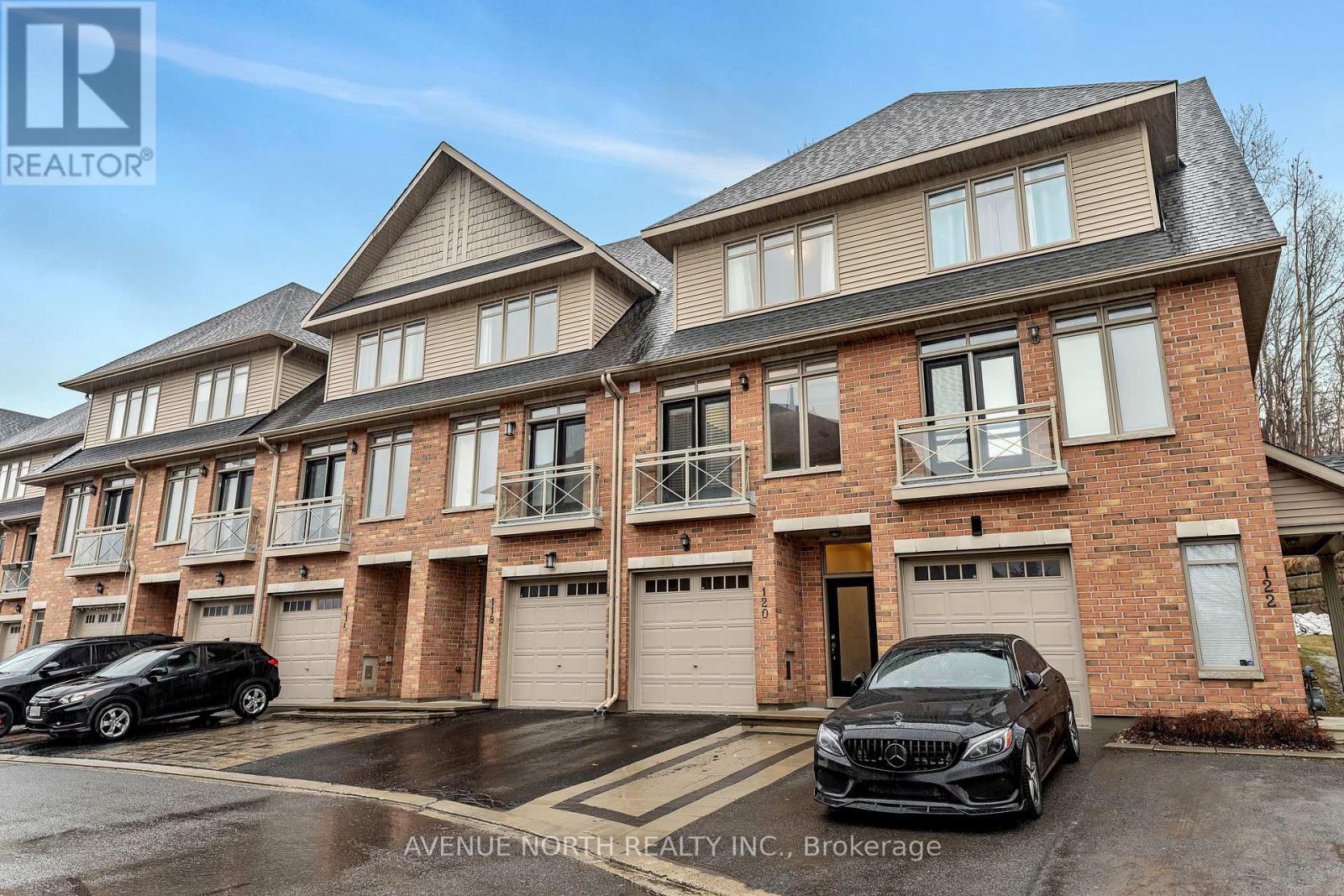 120 LIONEL PRIVATE, Ottawa, Ontario