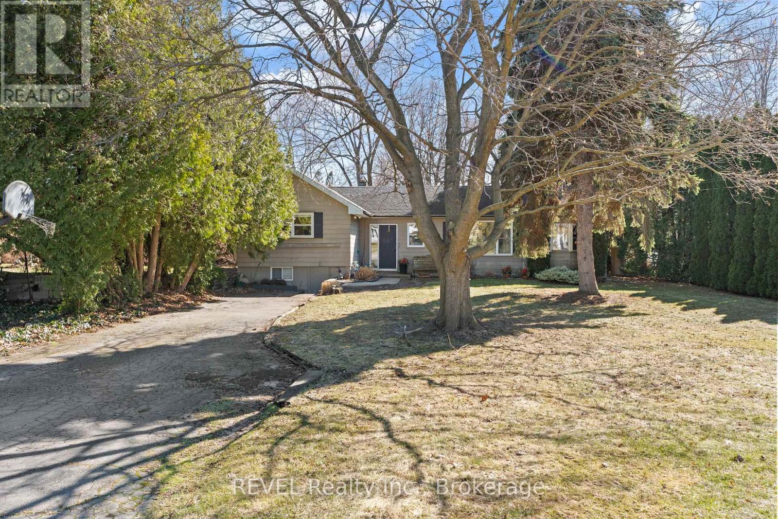 639 Penner Street, Niagara-On-The-Lake, Ontario  L0S 1T0 - Photo 3 - X13003688