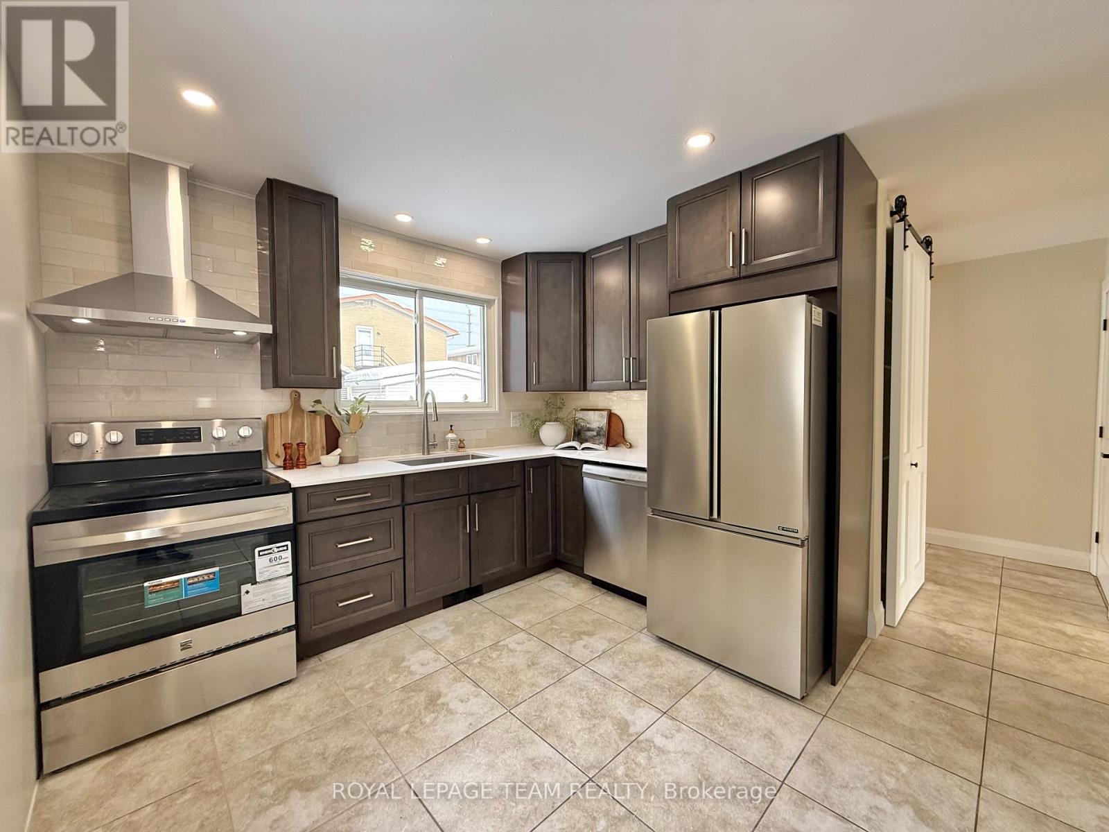 973 Eiffel Avenue, Ottawa, Ontario  K2C 0J3 - Photo 8 - X12772318