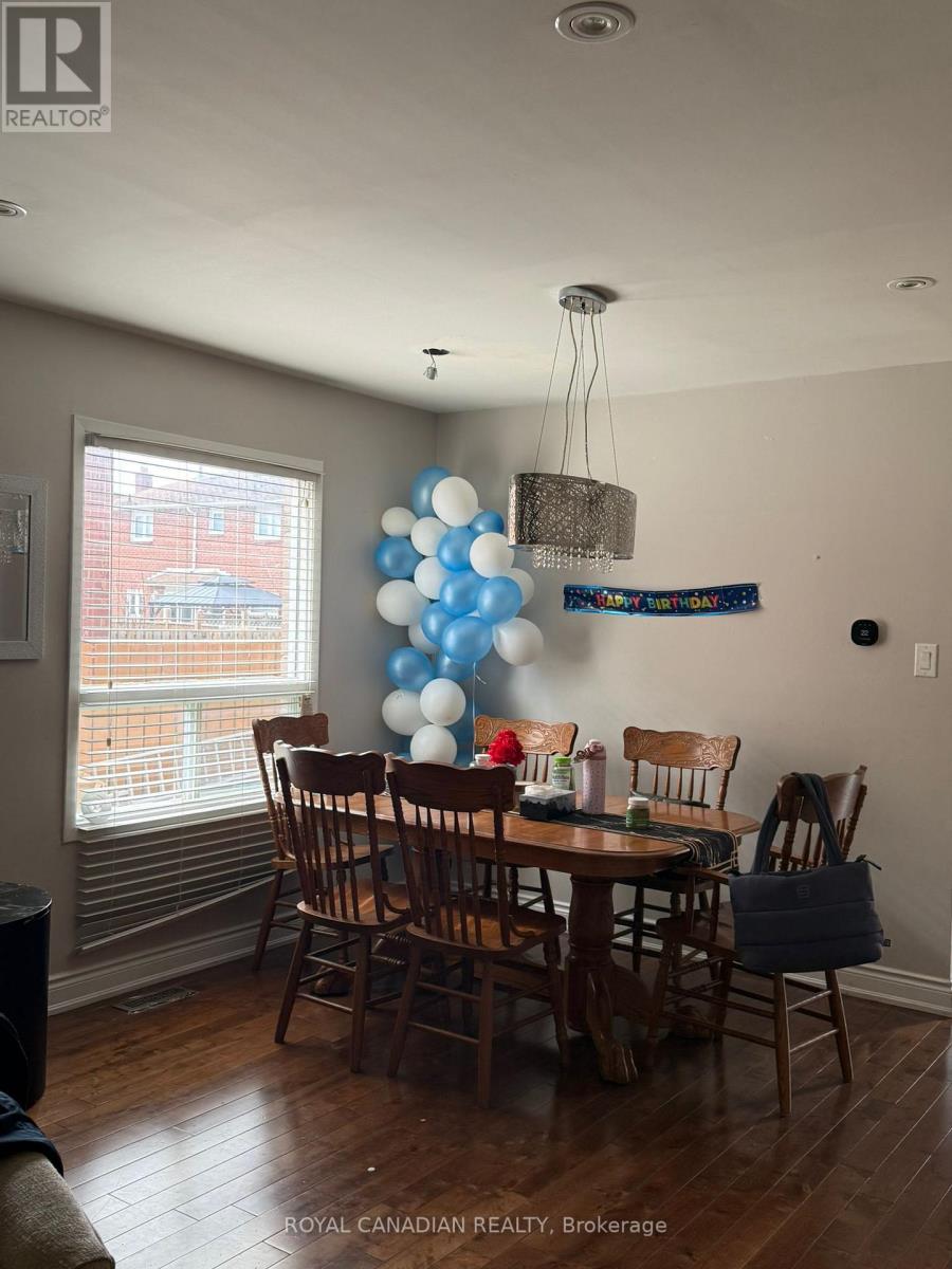 29 Jay Street, Brampton, Ontario  L6Z 3V9 - Photo 5 - W12958294