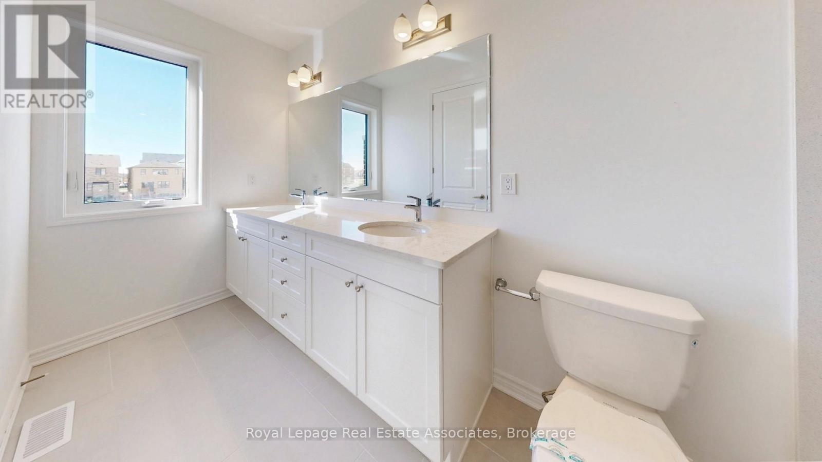 1531 Whitlock Avenue, Milton, Ontario  L9E 2J7 - Photo 28 - W13003348