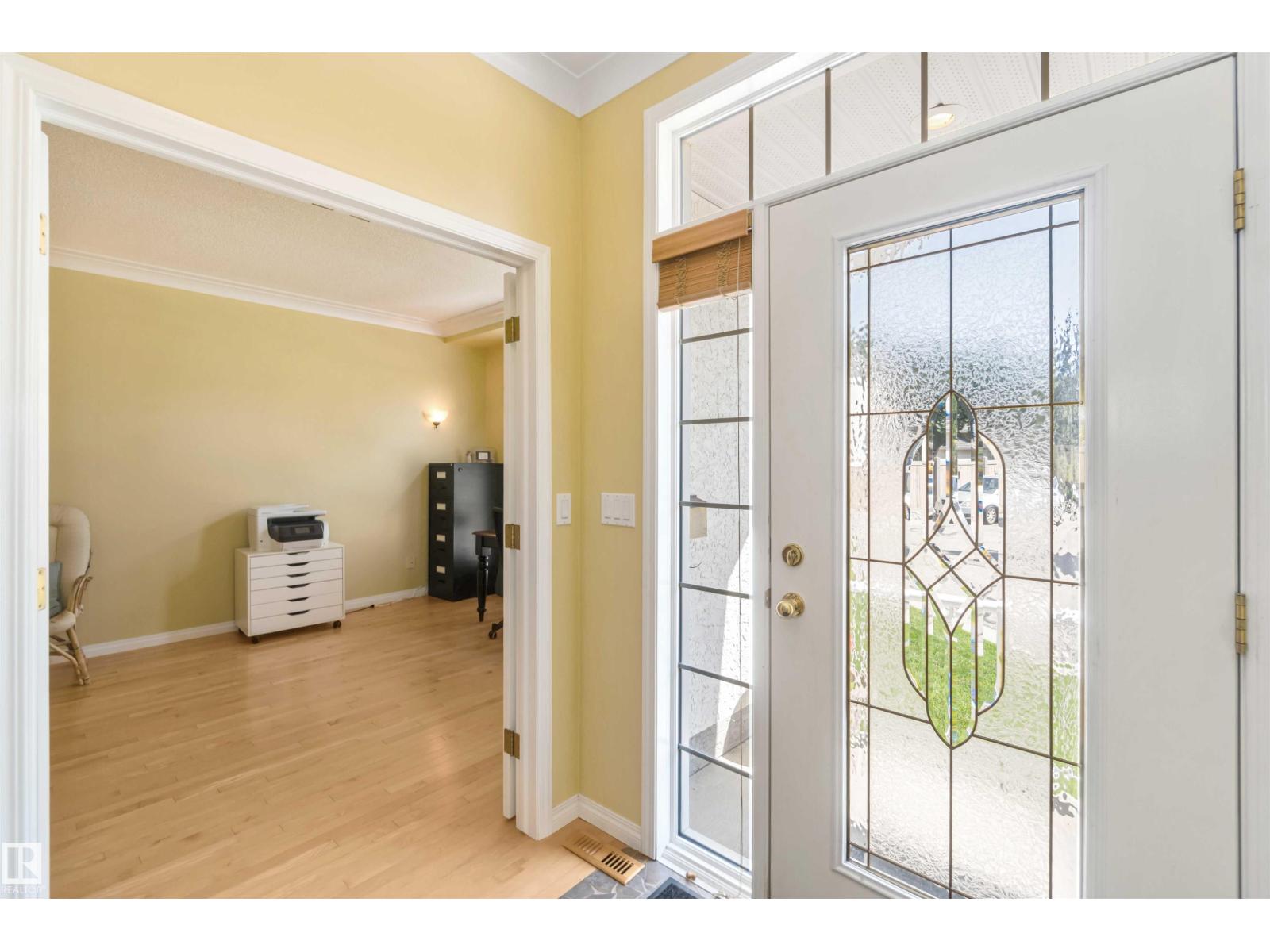 8 Butterworth Pt NW, Edmonton, Alberta  T6R 2S3 - Photo 6 - E4480682