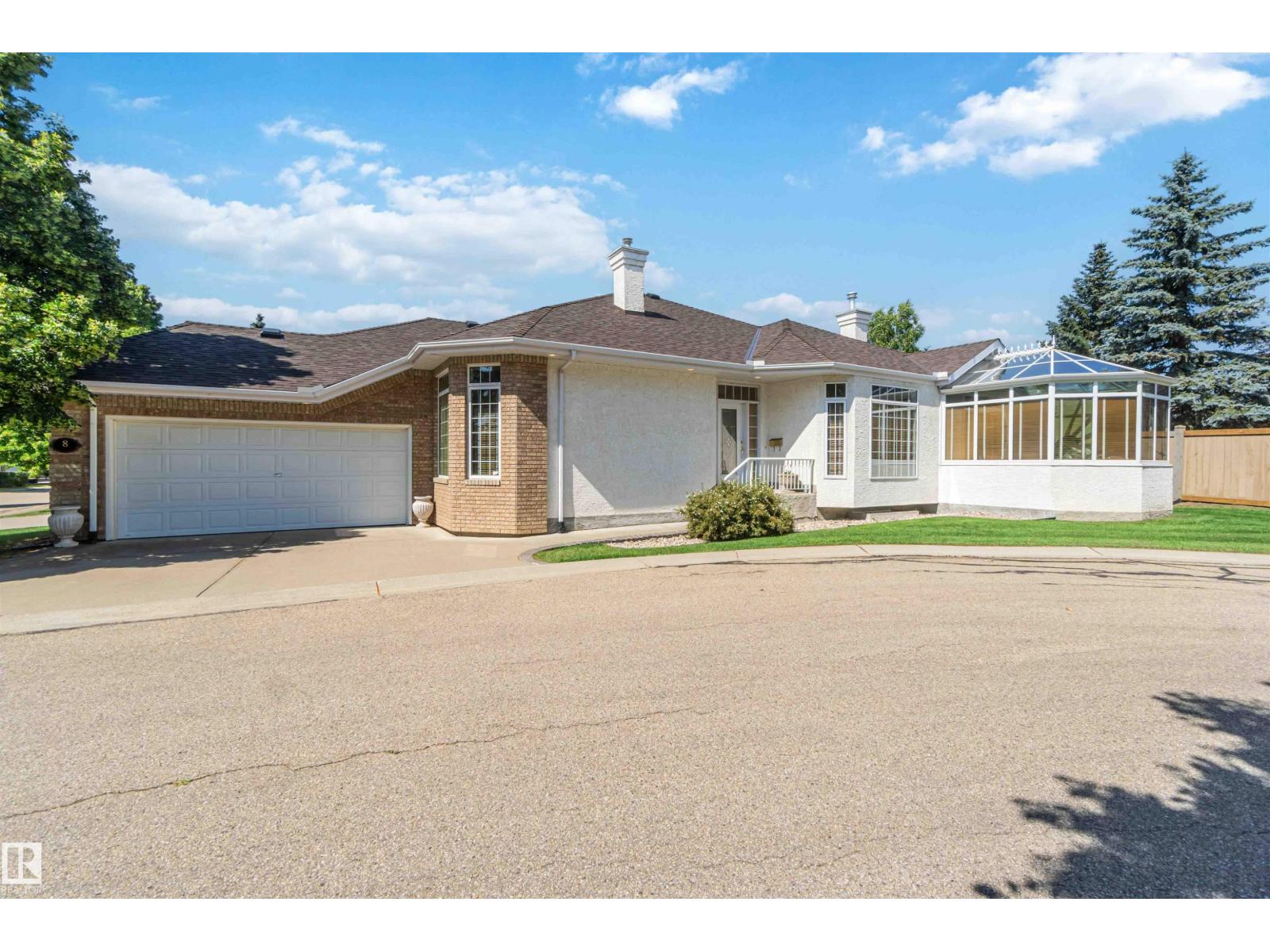 8 Butterworth Pt NW, Edmonton, Alberta  T6R 2S3 - Photo 2 - E4480682