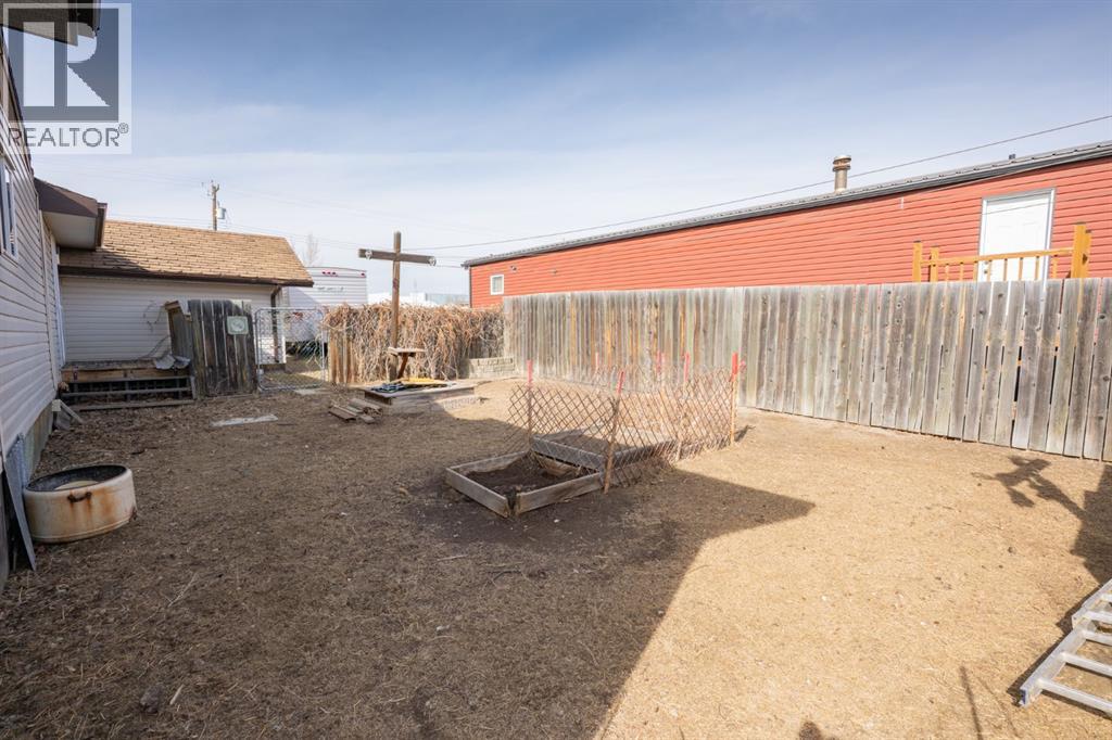 257 Leonard Street, Seven Persons, Alberta  T0K 1Z0 - Photo 38 - A2296091