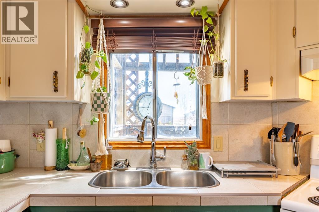 257 Leonard Street, Seven Persons, Alberta  T0K 1Z0 - Photo 12 - A2296091