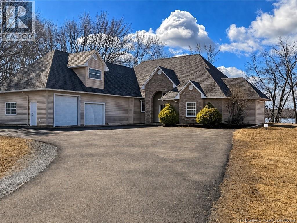 354 Route 105, Maugerville, New Brunswick  E3A 8N6 - Photo 1 - NB132472