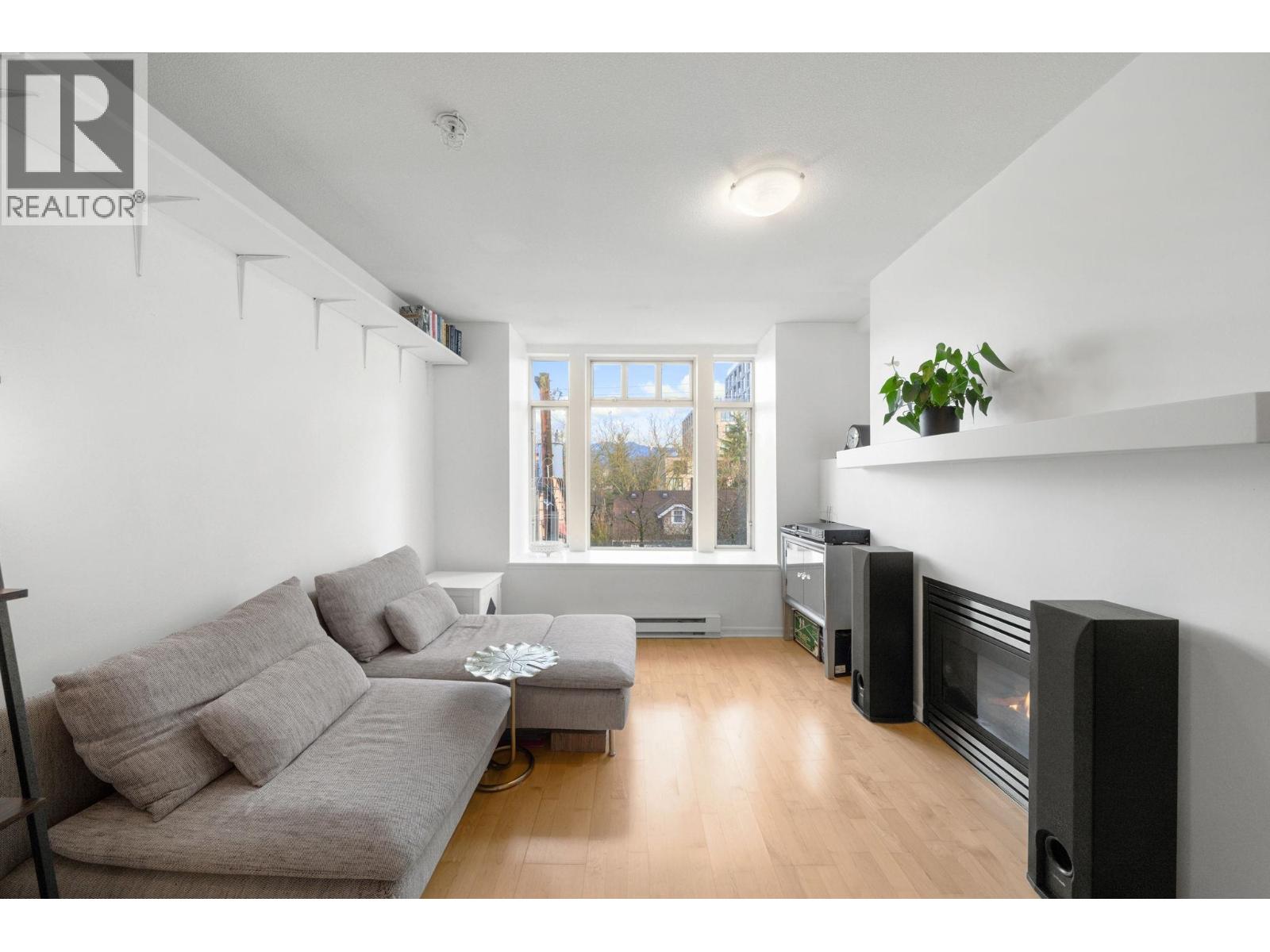 301 3727 W 10 Avenue, Vancouver, British Columbia  V6R 2G5 - Photo 2 - R3093650