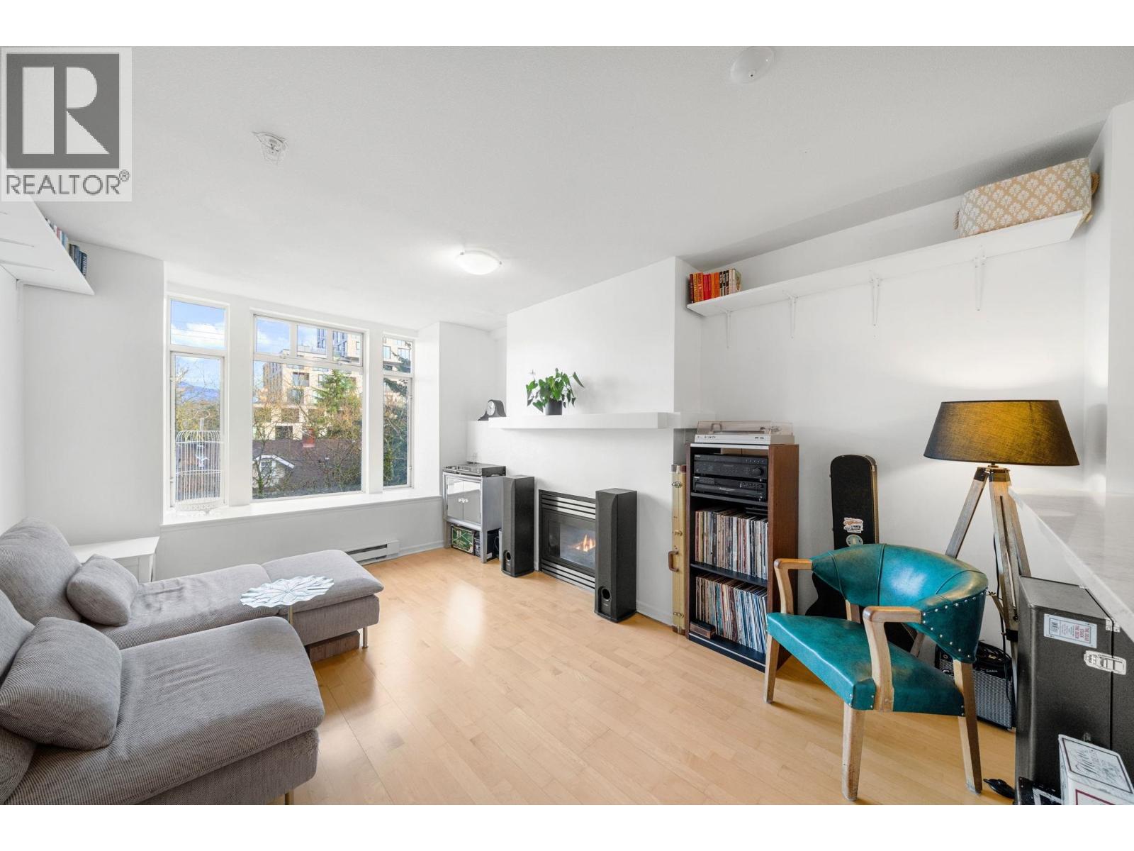 301 3727 W 10 Avenue, Vancouver, British Columbia  V6R 2G5 - Photo 1 - R3093650