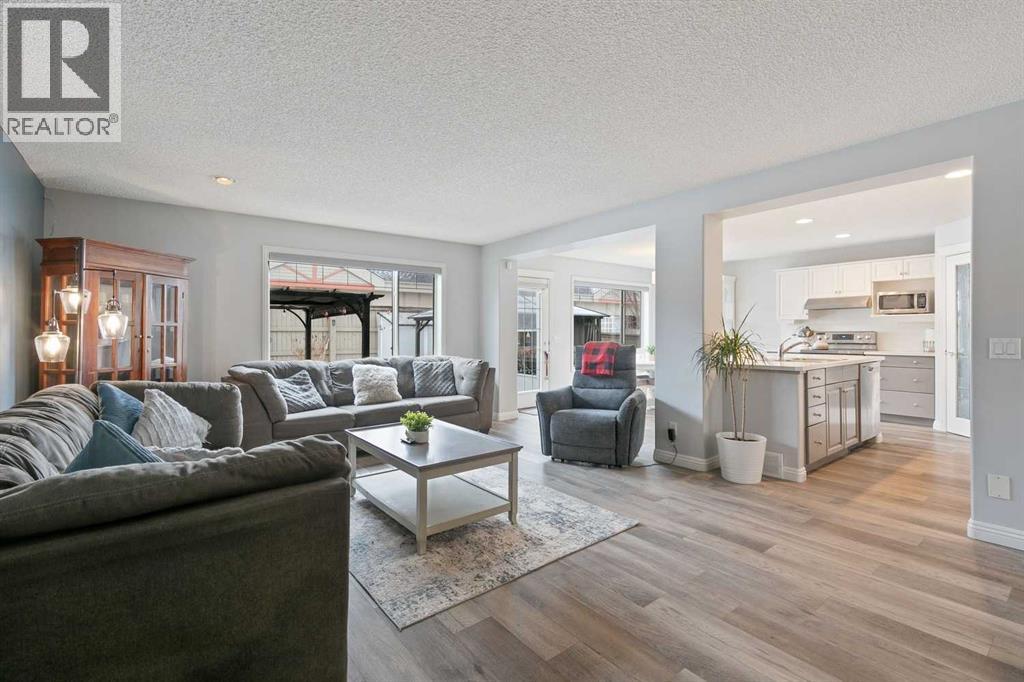 54 Chapala Grove SE, Calgary, Alberta  T2X 3V5 - Photo 6 - A2298683