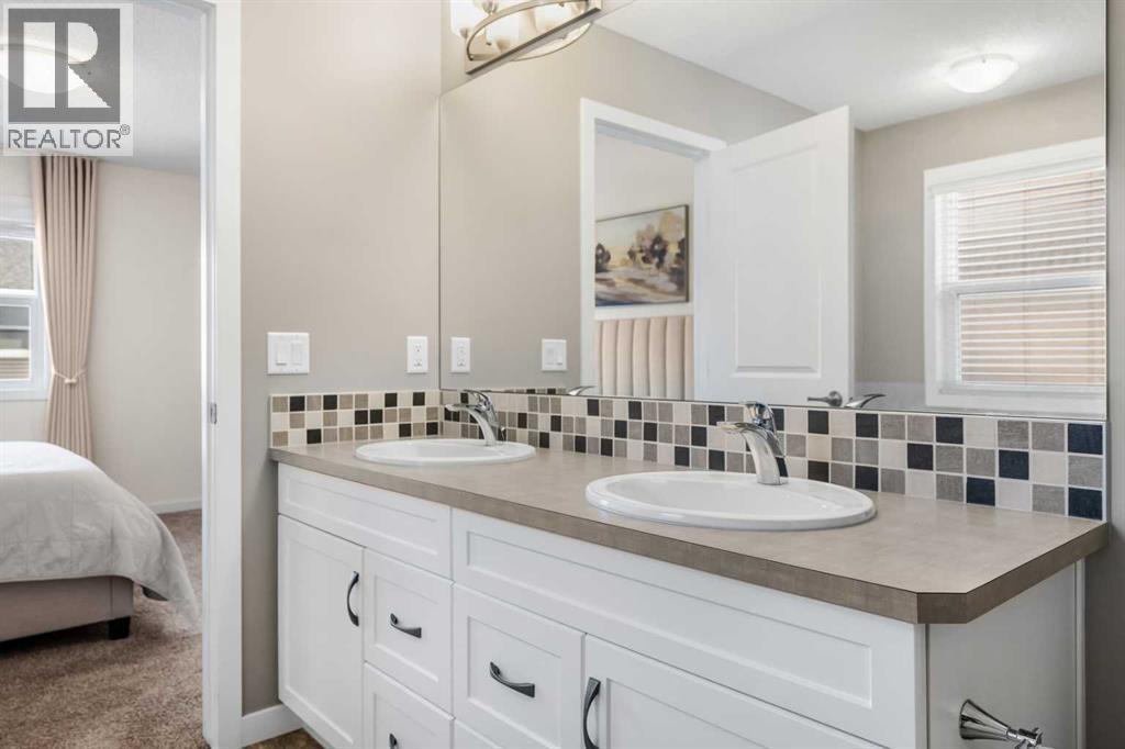 6 Kingsbury Close Se, Airdrie, Alberta  T4A 0R3 - Photo 24 - A2302204