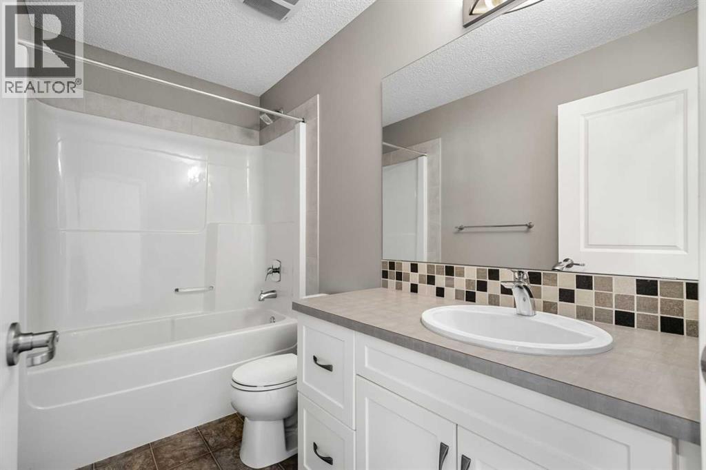 6 Kingsbury Close Se, Airdrie, Alberta  T4A 0R3 - Photo 30 - A2302204