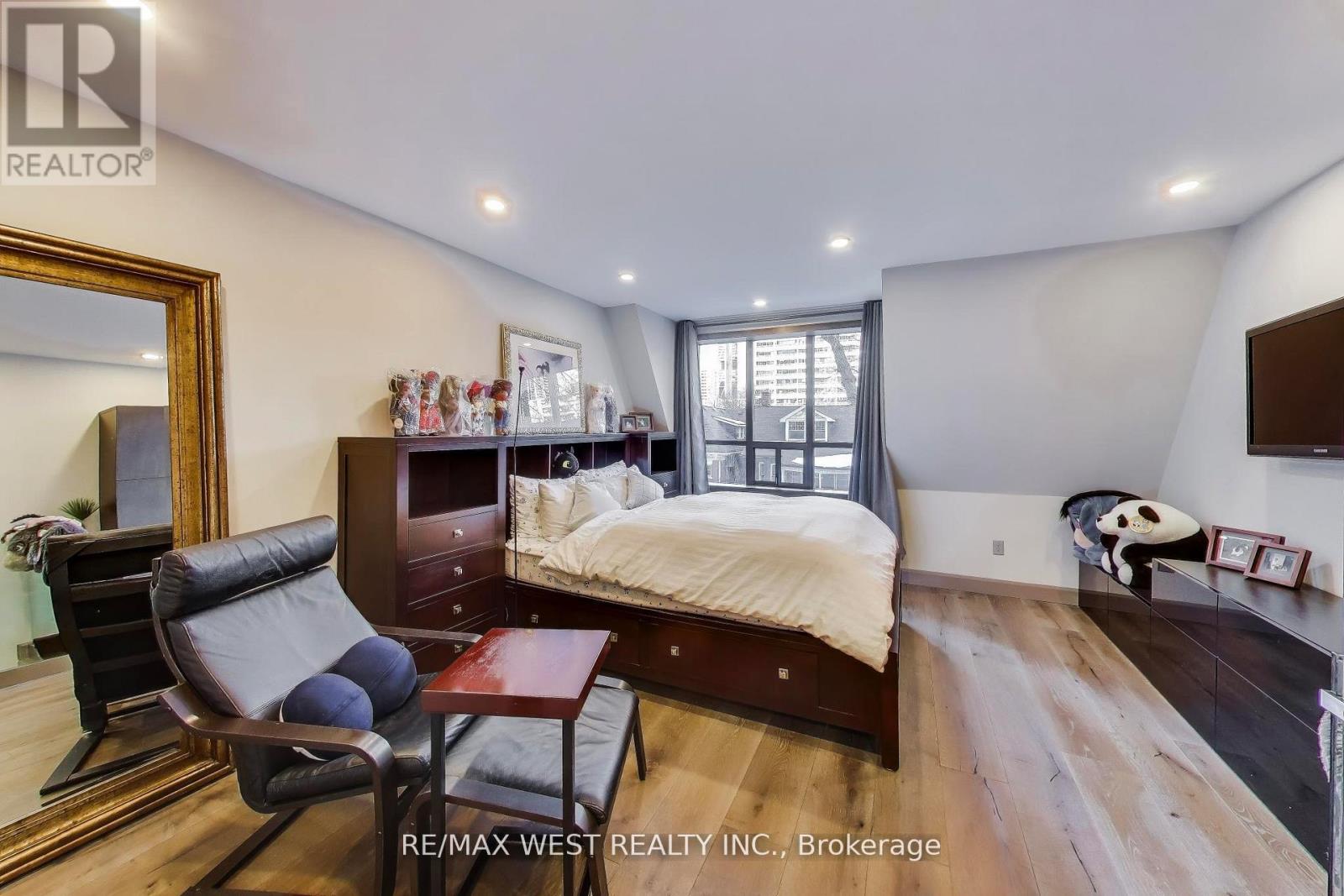 21 Dundonald Street, Toronto, Ontario  M4Y 1K3 - Photo 10 - C13003666