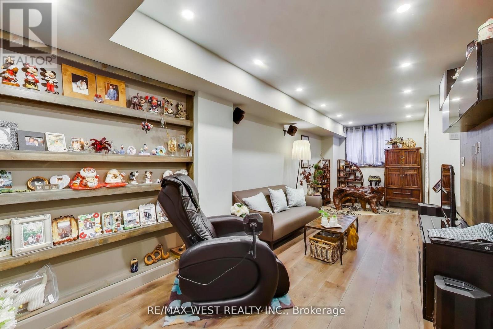 21 Dundonald Street, Toronto, Ontario  M4Y 1K3 - Photo 13 - C13003666