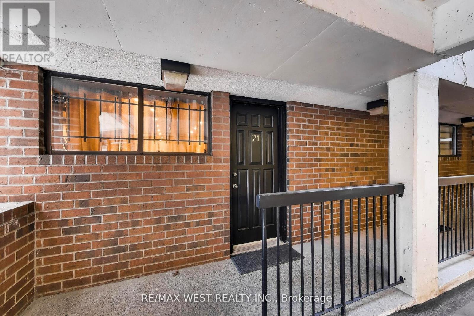 21 Dundonald Street, Toronto, Ontario  M4Y 1K3 - Photo 17 - C13003666