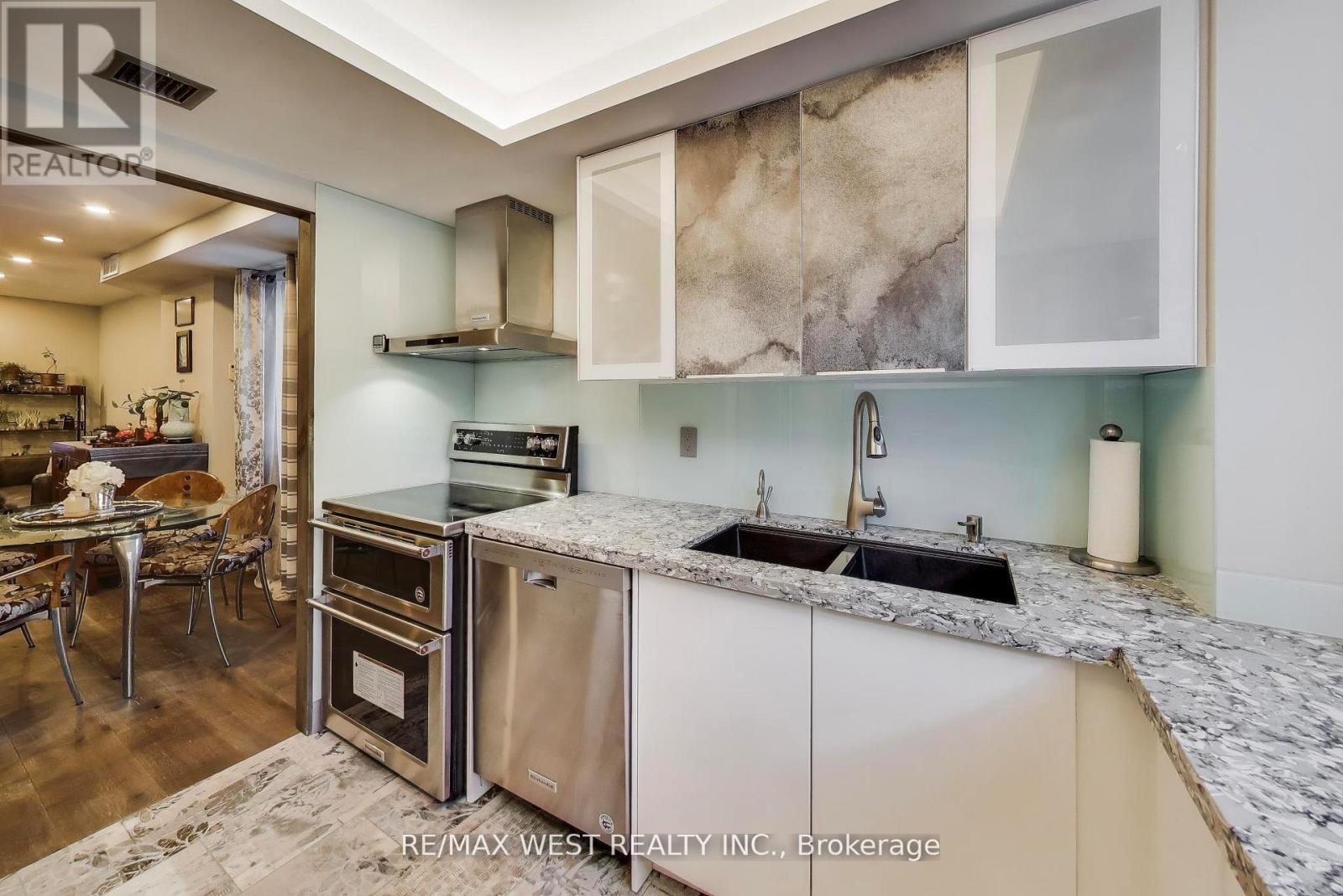 21 Dundonald Street, Toronto, Ontario  M4Y 1K3 - Photo 6 - C13003666