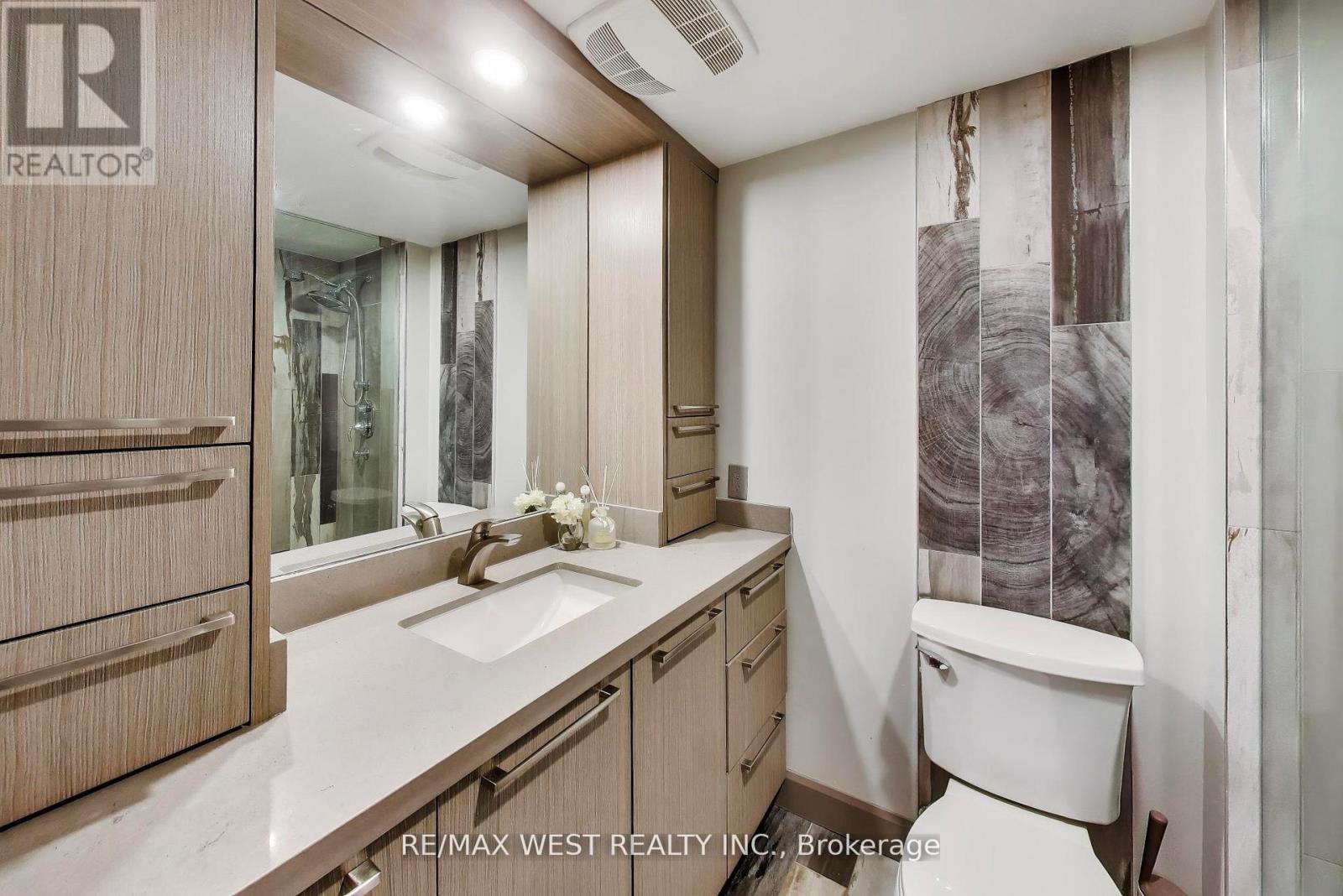 21 Dundonald Street, Toronto, Ontario  M4Y 1K3 - Photo 8 - C13003666