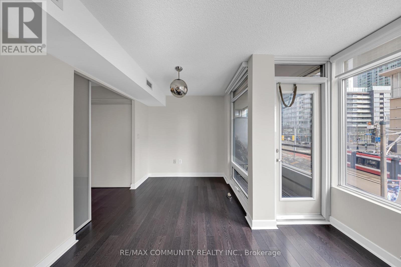 321 - 15 Brunel Court, Toronto, Ontario  M5V 3Y6 - Photo 10 - C13003732