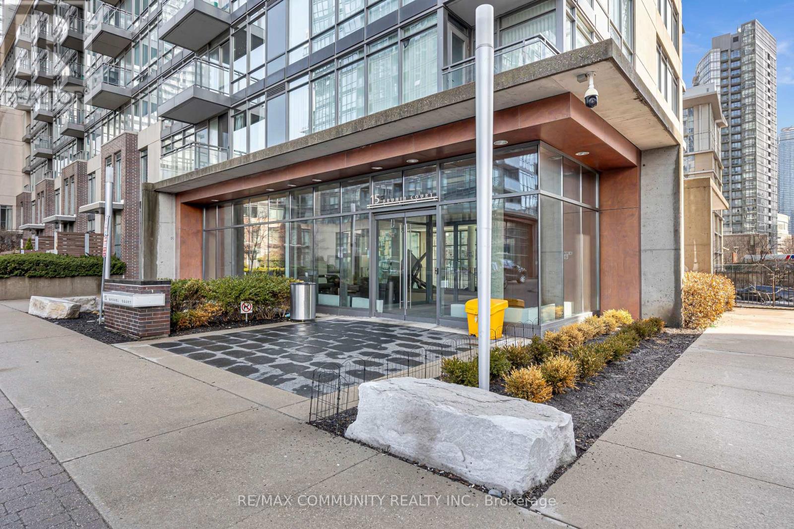 321 - 15 Brunel Court, Toronto, Ontario  M5V 3Y6 - Photo 2 - C13003732