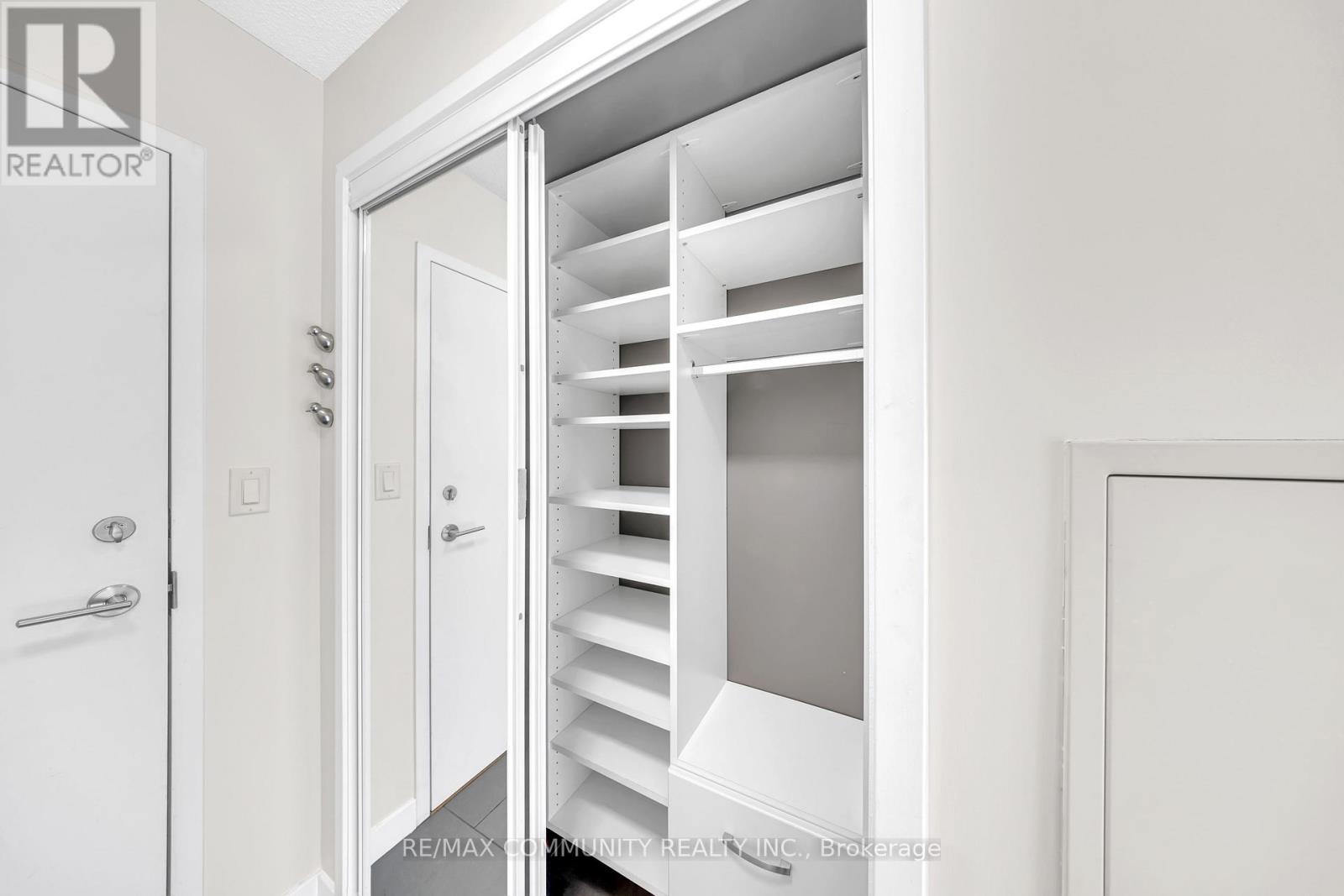 321 - 15 Brunel Court, Toronto, Ontario  M5V 3Y6 - Photo 6 - C13003732