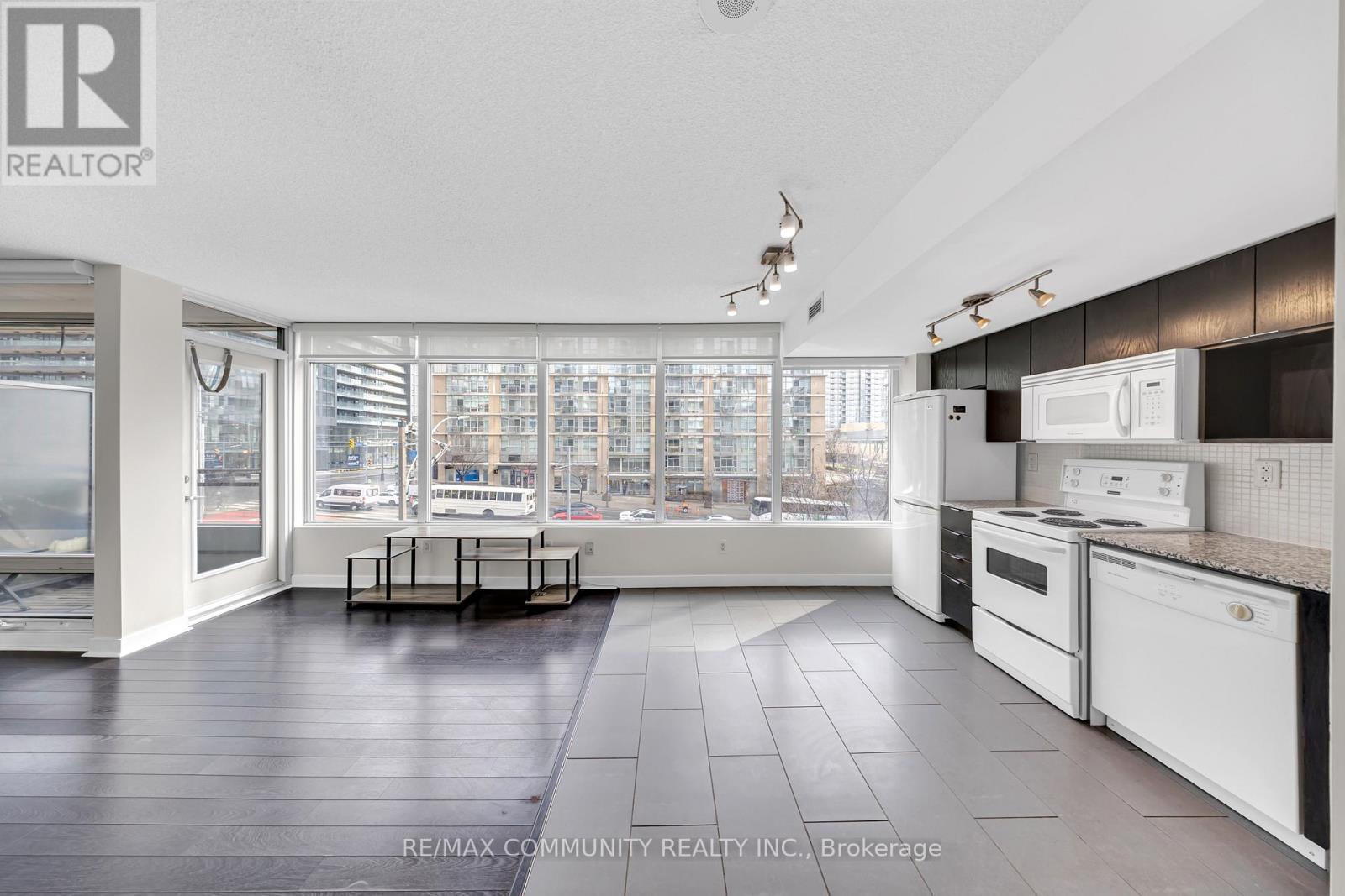 321 - 15 Brunel Court, Toronto, Ontario  M5V 3Y6 - Photo 7 - C13003732