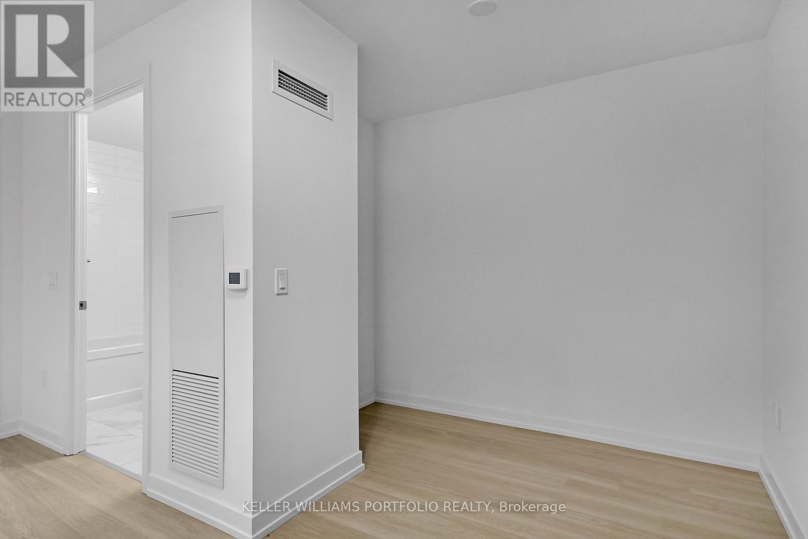 914 - 158 Front Street E, Toronto, Ontario  M5A 0K9 - Photo 4 - C13003770