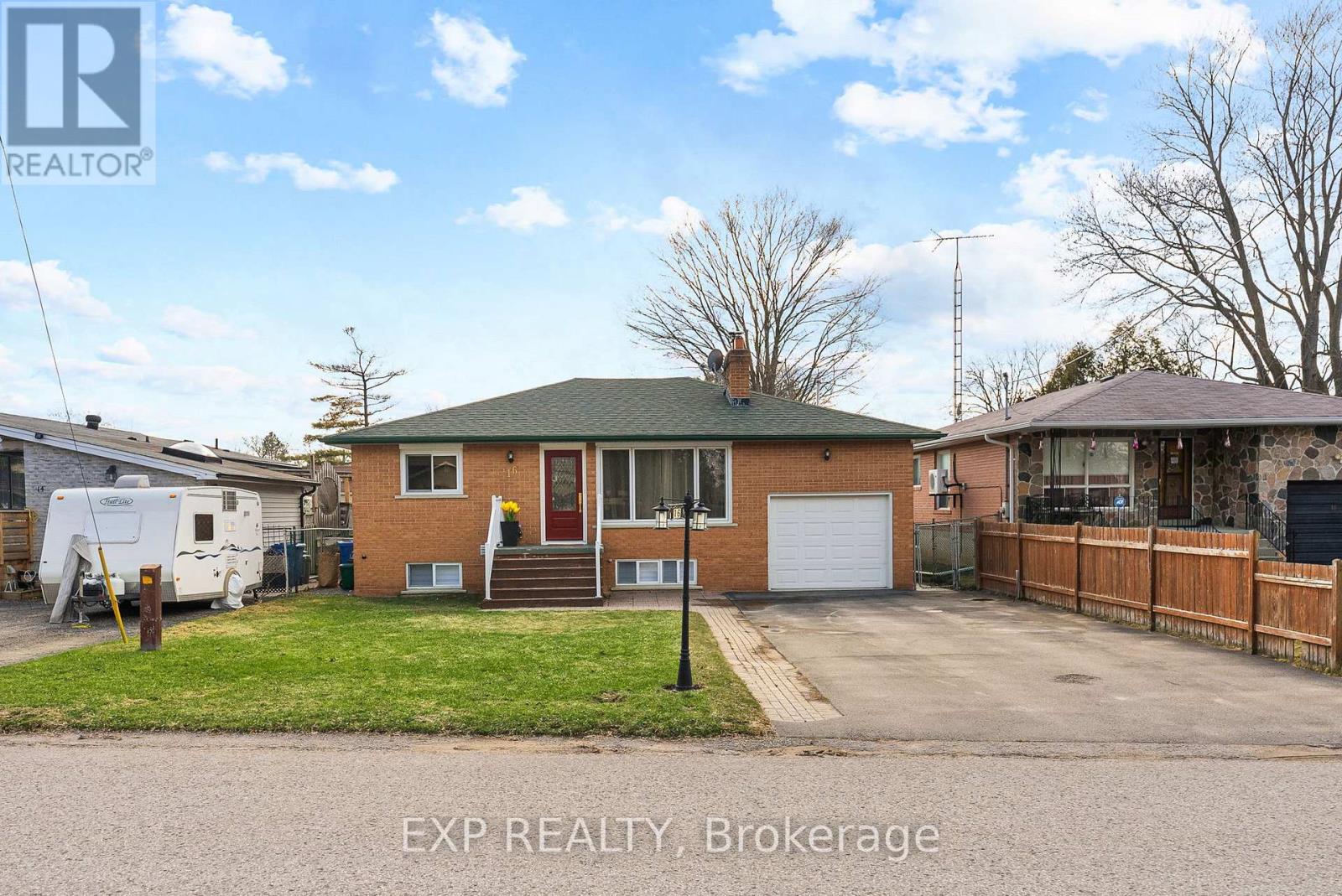 16 LORNE STREET, Georgina, Ontario