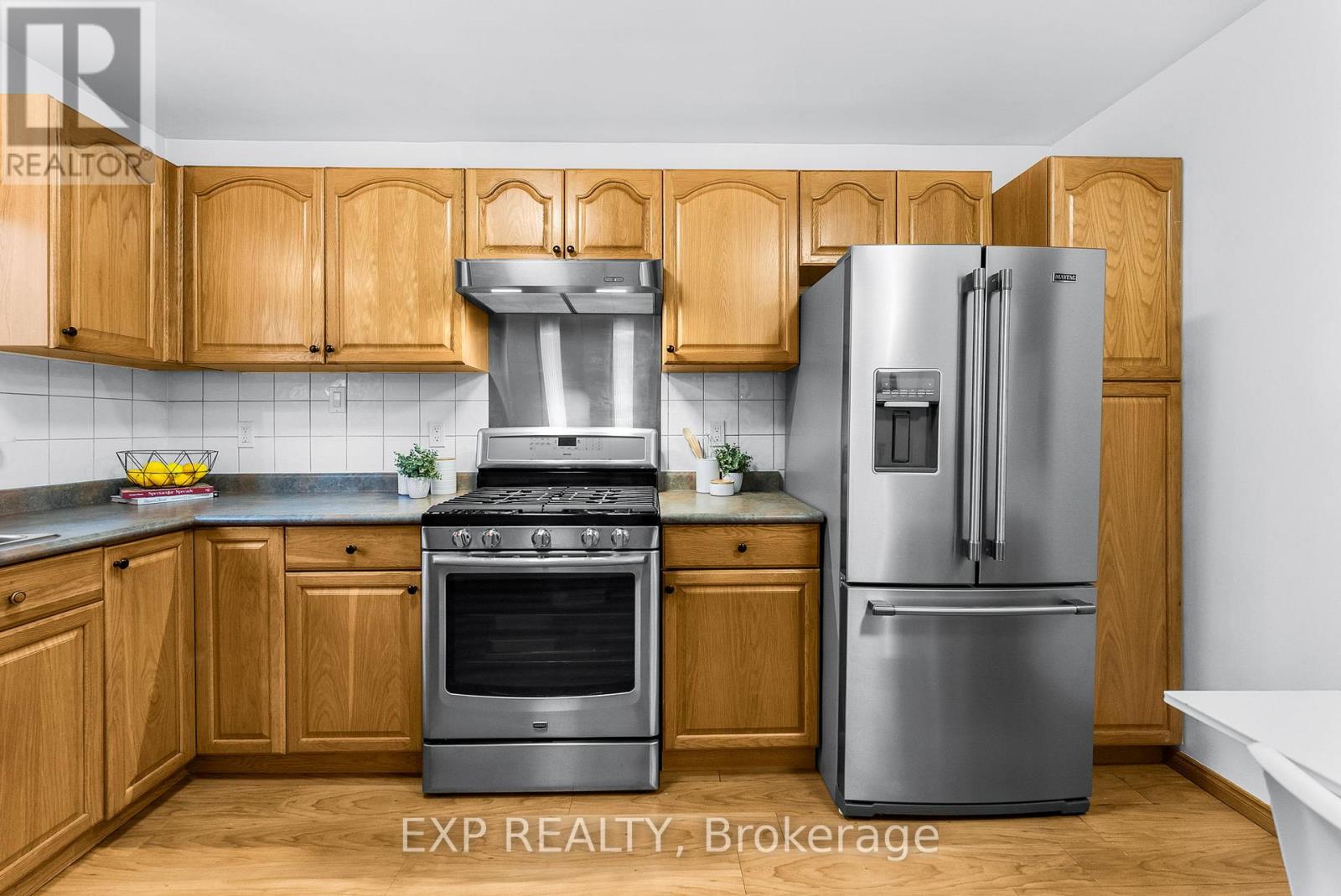 16 Lorne Street, Georgina, Ontario L0E 1L0 - Photo 10 - N13003676