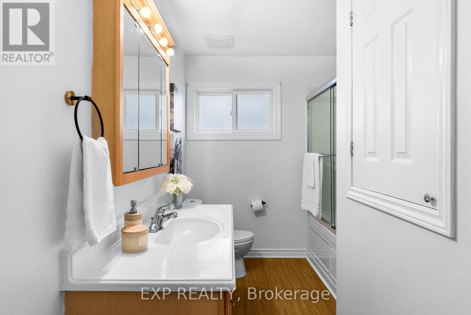 16 Lorne Street, Georgina, Ontario L0E 1L0 - Photo 17 - N13003676