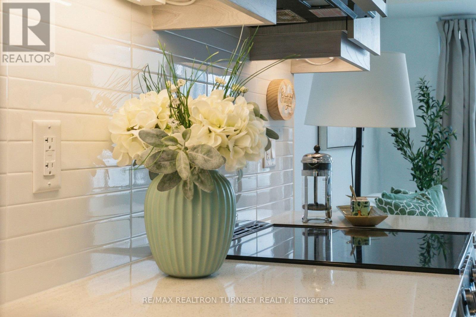 018 - 185 Deerfield Road, Newmarket, Ontario  L3Y 0G7 - Photo 8 - N13003760