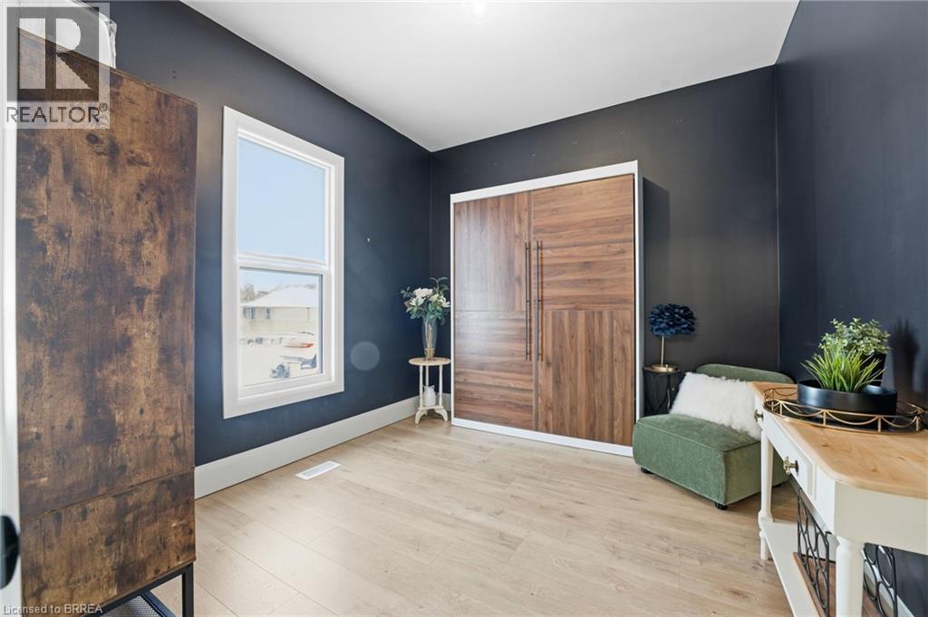 92 Walnut Street, Brantford, Ontario  N3T 1H4 - Photo 3 - 40819379