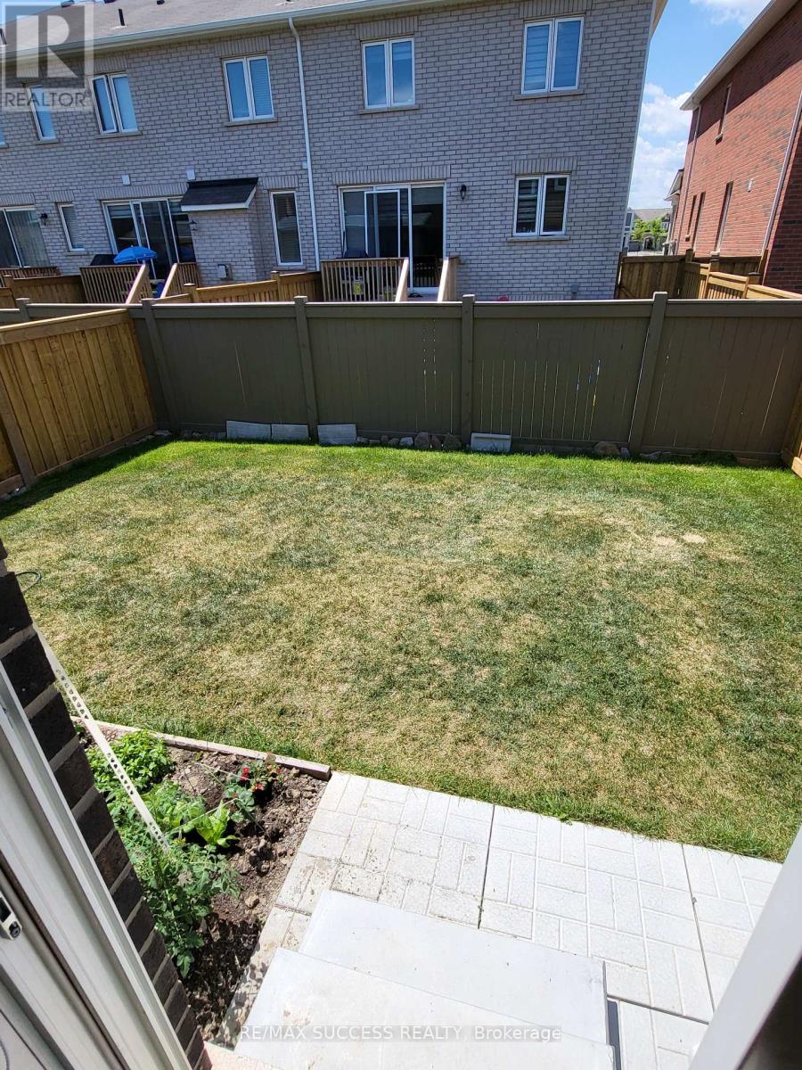 725 Kennedy Circle W, Milton, Ontario  L9E 1R9 - Photo 21 - W13003660