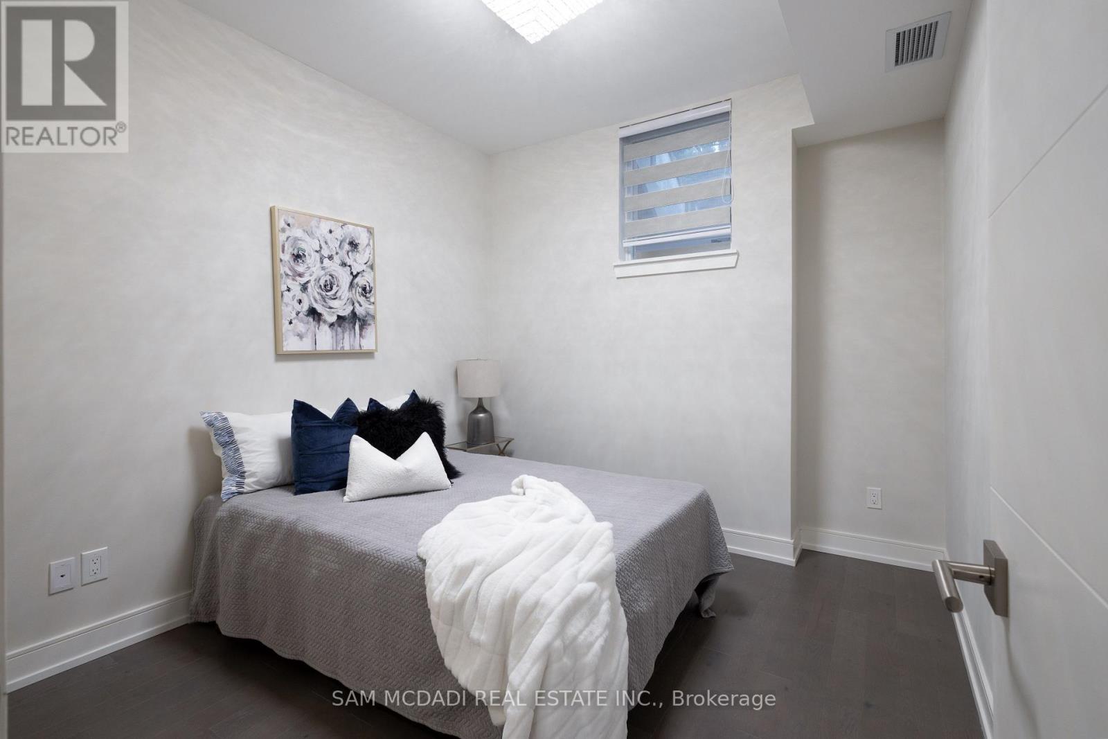 1 - 670 Atwater Avenue, Mississauga, Ontario L5G 0B6 - Photo 15 - W13003736