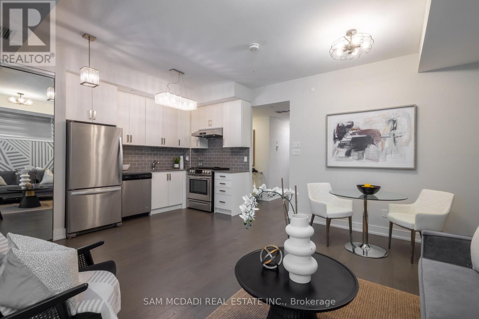 1 - 670 Atwater Avenue, Mississauga, Ontario L5G 0B6 - Photo 3 - W13003736