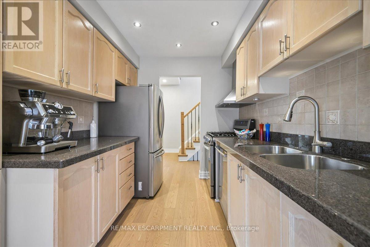 163 Romain Crescent, Oakville, Ontario L6H 5A7 - Photo 16 - W13003754