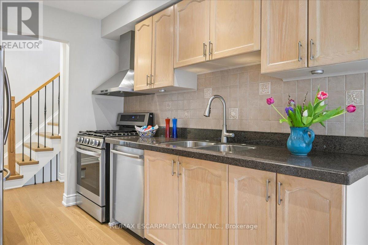 163 Romain Crescent, Oakville, Ontario L6H 5A7 - Photo 18 - W13003754