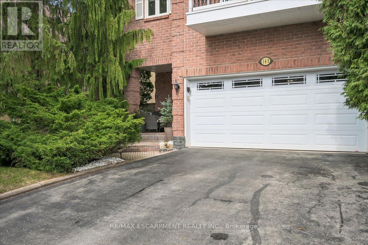 163 Romain Crescent, Oakville, Ontario L6H 5A7 - Photo 4 - W13003754