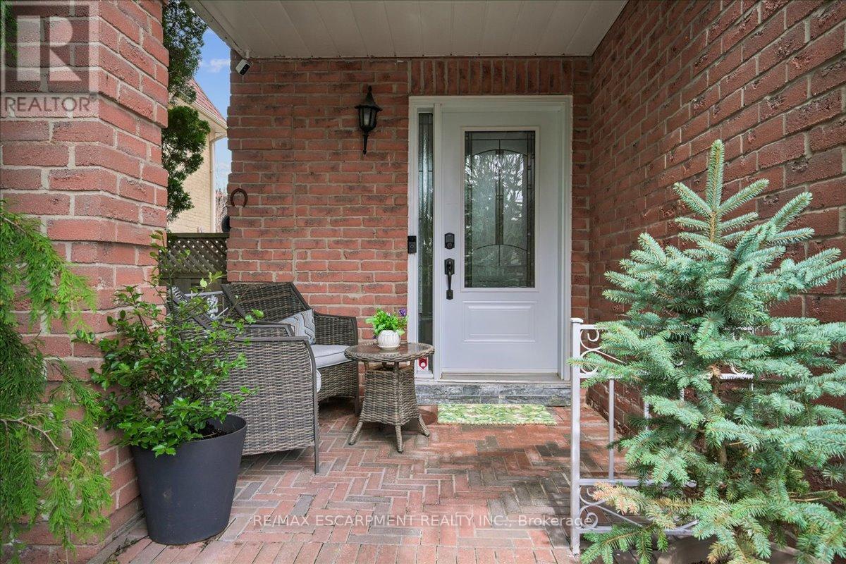 163 Romain Crescent, Oakville, Ontario L6H 5A7 - Photo 5 - W13003754