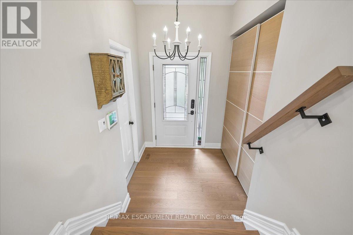 163 Romain Crescent, Oakville, Ontario L6H 5A7 - Photo 7 - W13003754